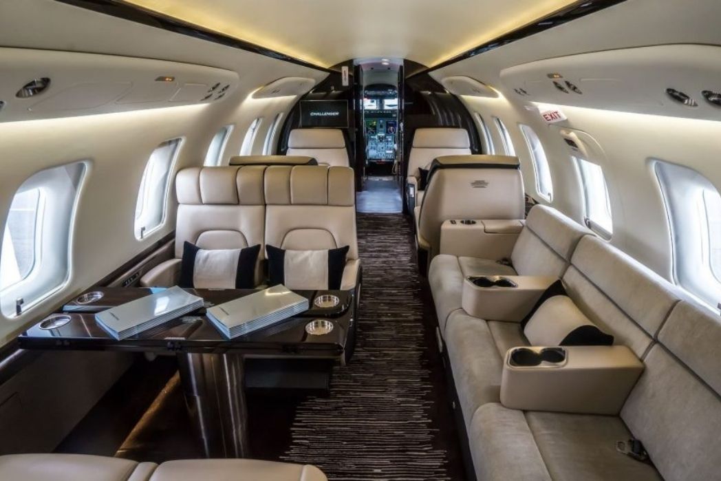 CEO’lar ve Üst Düzey Yöneticiler İçin Özel Jet İş Seyahati Rehberi