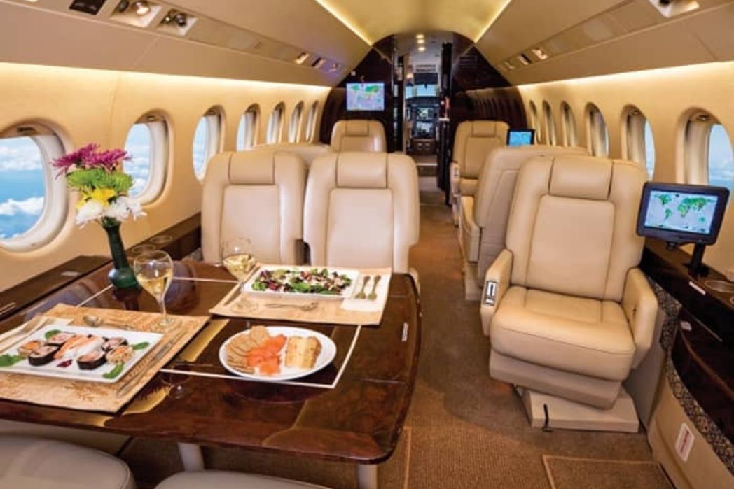 Hollywood’dan İş Dünyasına: Ünlülerin Özel Jet Seyahat Alışkanlıkları